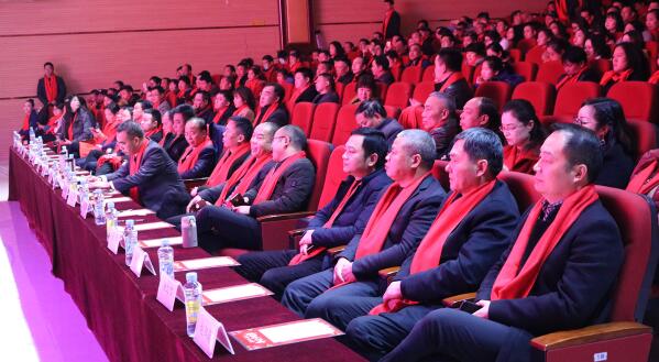 穩(wěn)步前行，超越升華！三陸康集團2018員工表彰大會暨2019新春年會。